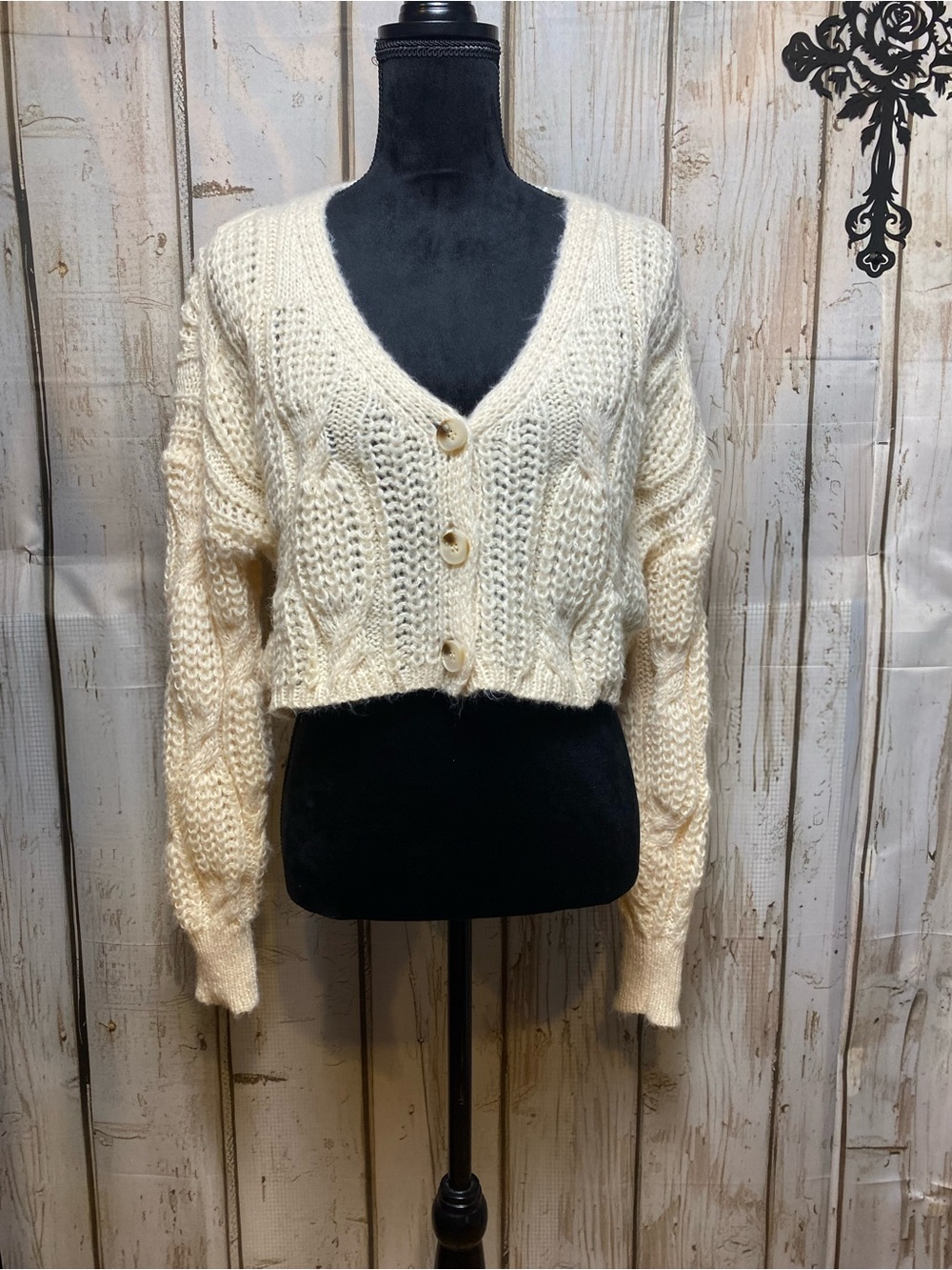 Impressions Cream Cable Knit Cropped V-Neck Button Cardigan Sz-M